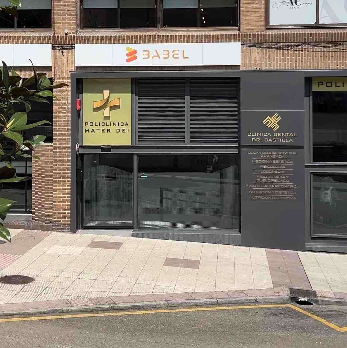 Fachada de Policlínica Mater Dei en la calle Víctor Chávarri 19 de Oviedo